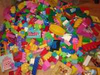 LEGO DUPLO. MEGA BLOKS. Mais de 900 peças. Melhor oferta.