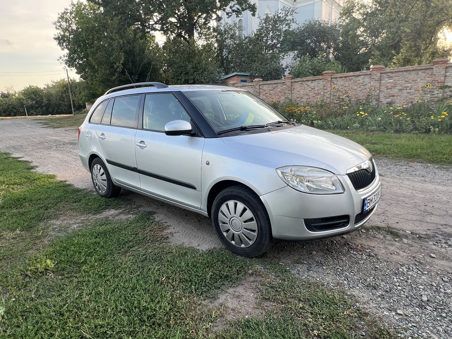 Поодам автомобіль Skoda Fabia