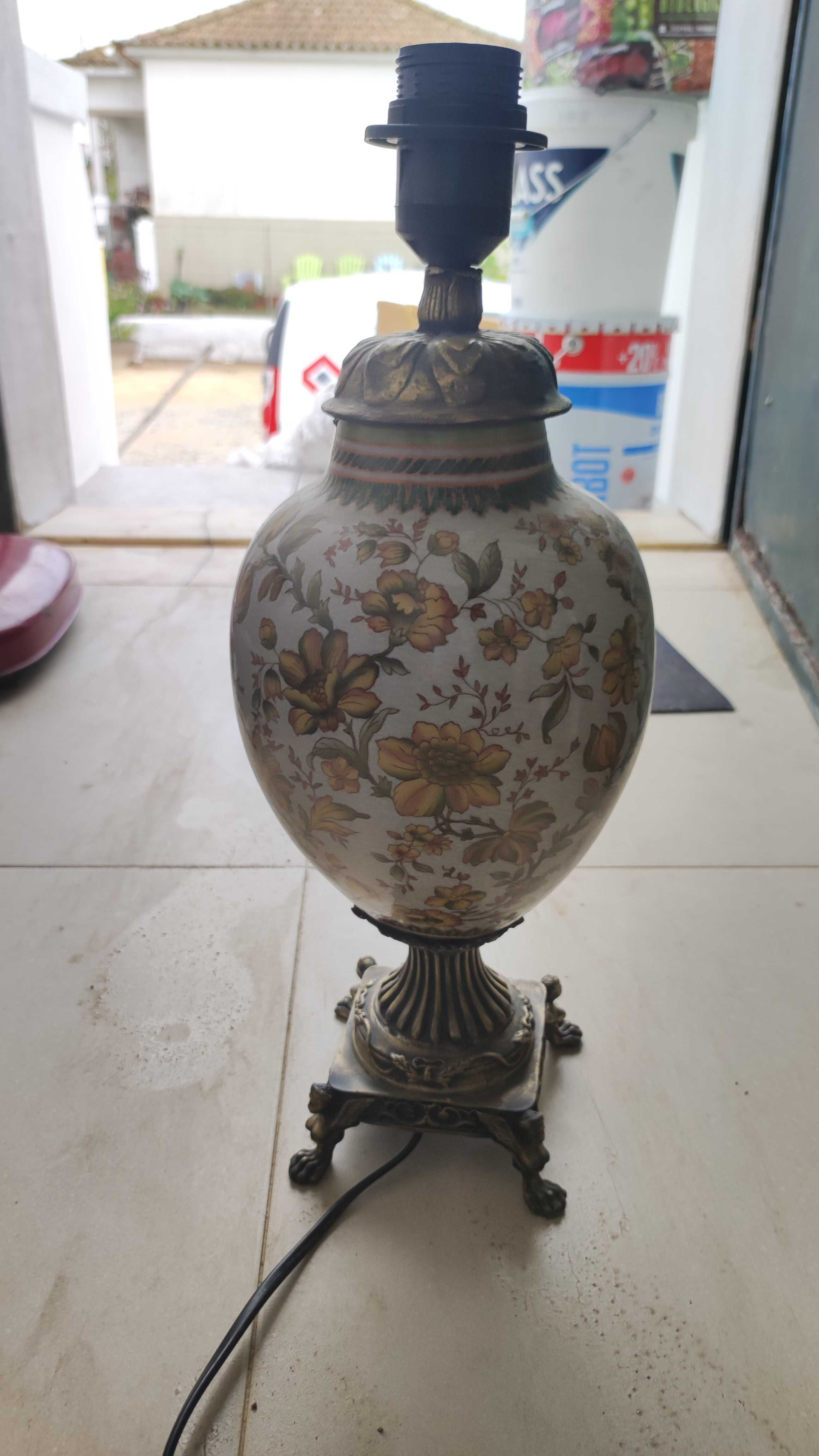 Vendo candeeiros de mesa