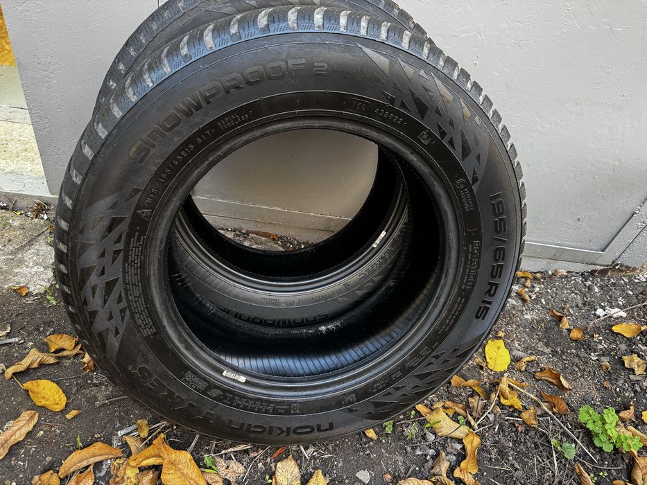 195 65 15 Nokian год выпуска 2024-й зимняя резина