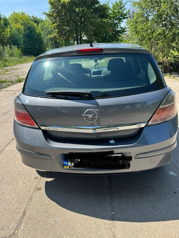 Opel Astra H 1.6 beznzyna