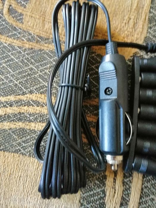 ładowarka samochodowa z wymiennymi końcówkami.  Nowa