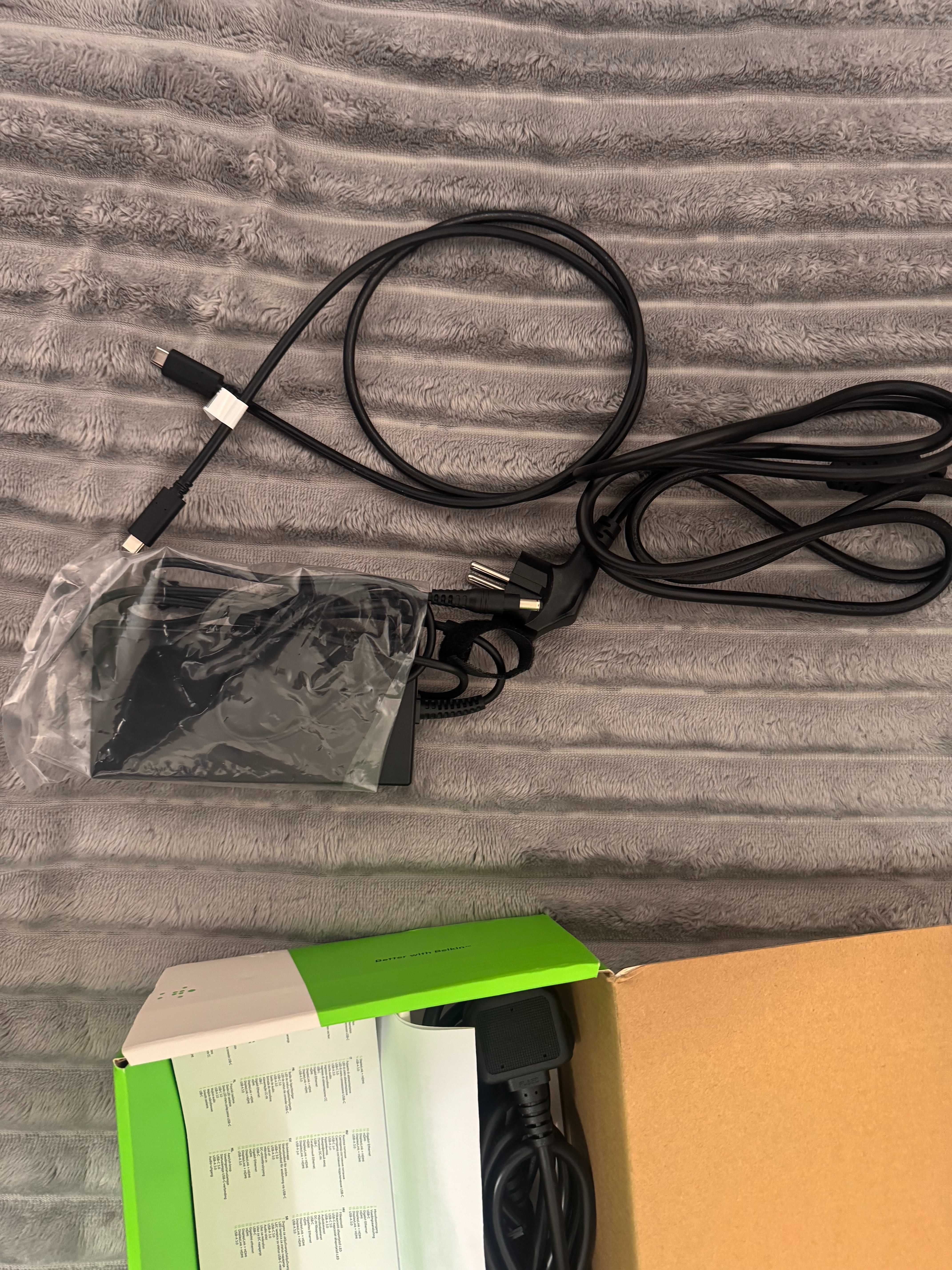 Док станція Belkin Universal USB-C Triple Display Mac/PC - Displaylink