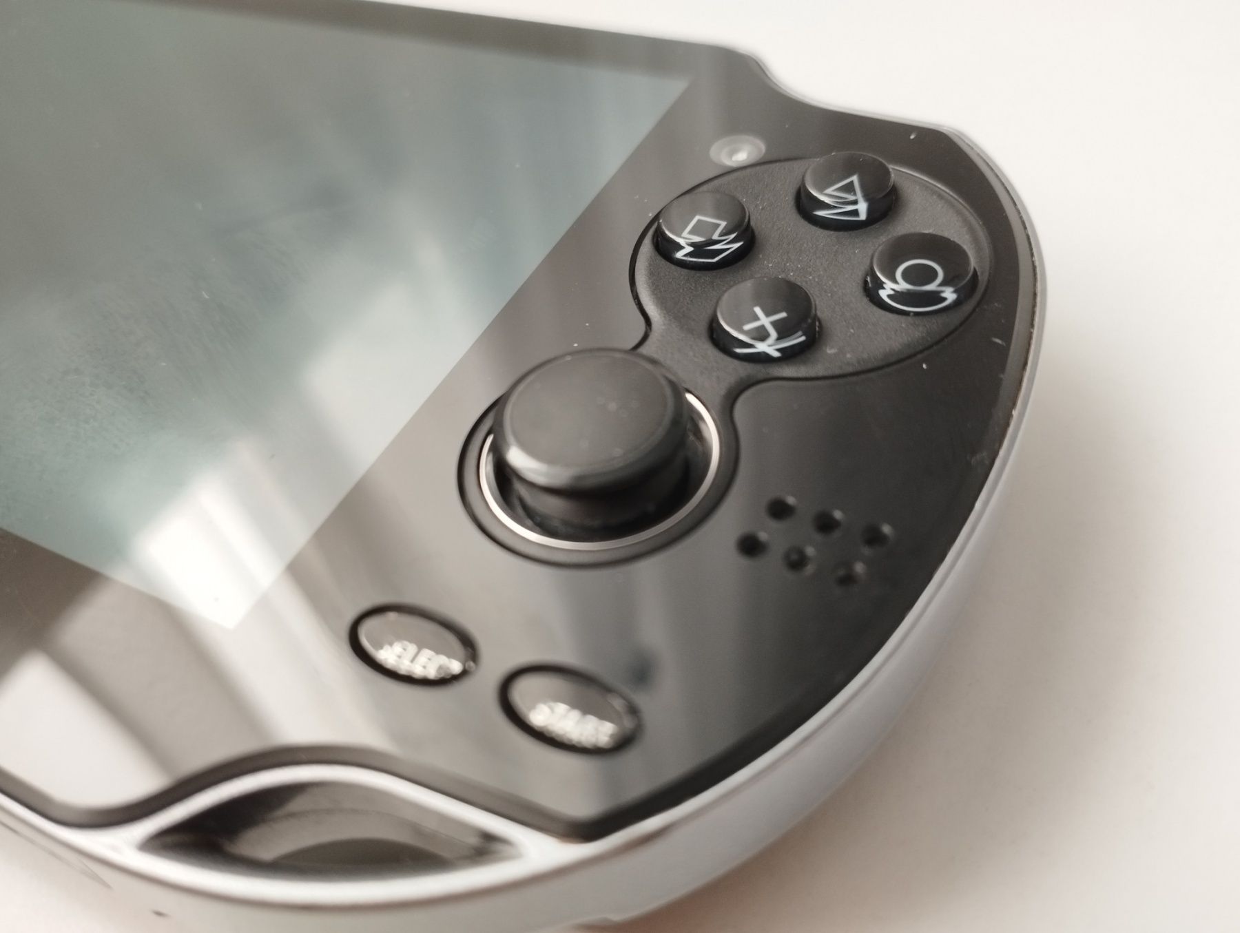 Playstation PS Vita - в ідеальному стані.