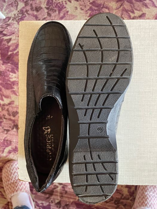 Продам шкіряні туфлі caprice, розмір 40, нові, довжина стільки 27