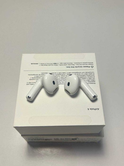 Бездротові навушники Apple AirPods 4 (MXP63)