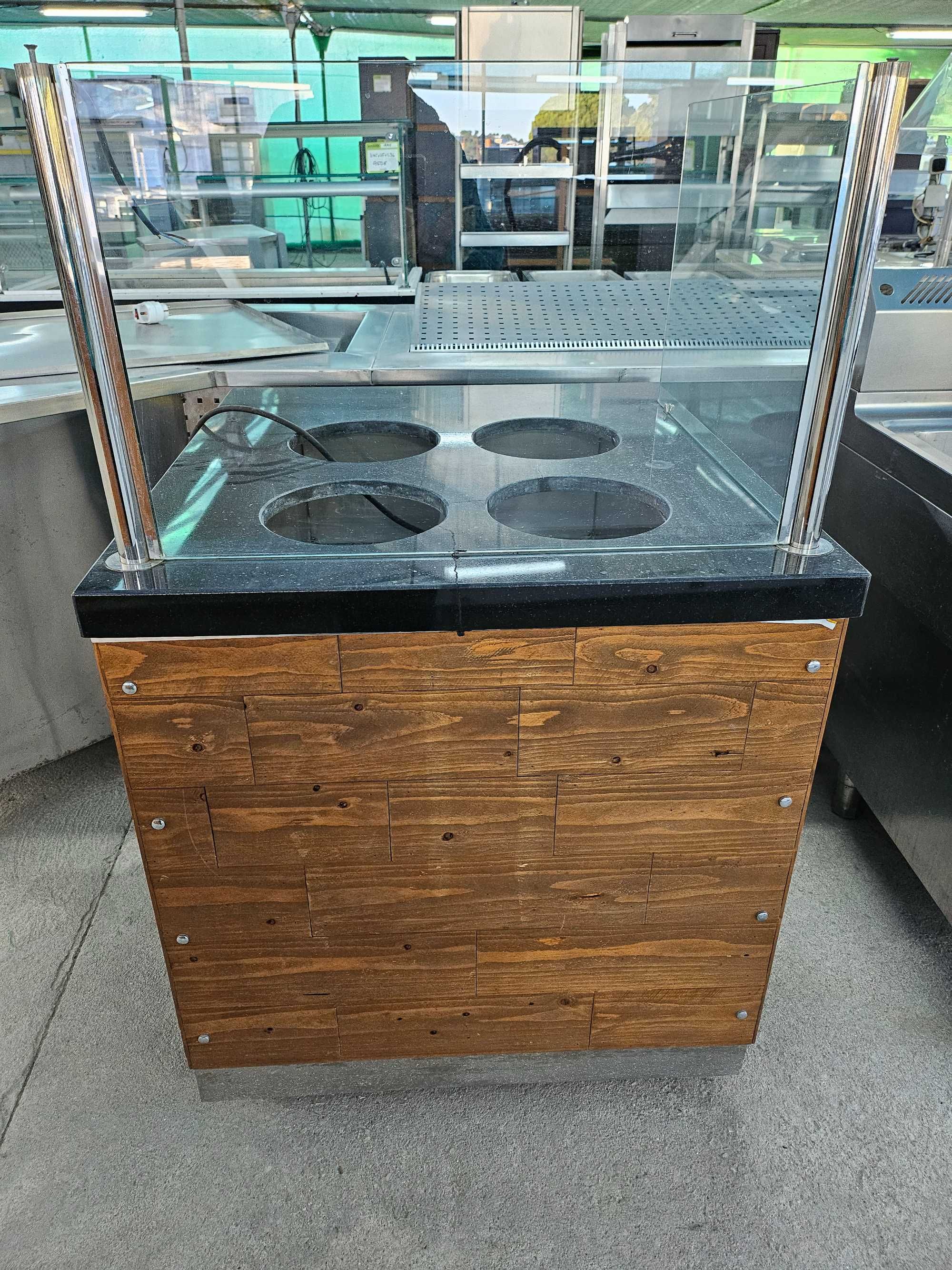 Conjunto de vitrines e expositores como novo