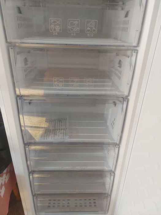 Морозильна камера Beko
