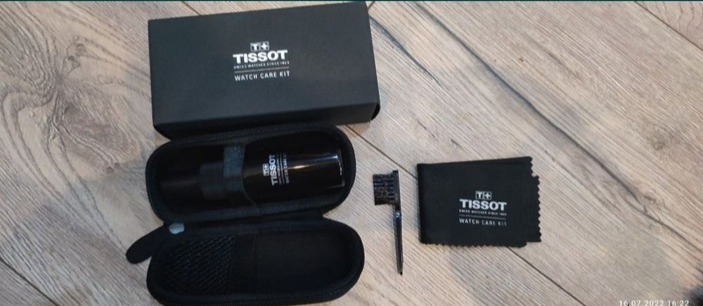 Zegarek Tissot T-rece+zestaw do pielęgnacji oraz torba kosmetyczka