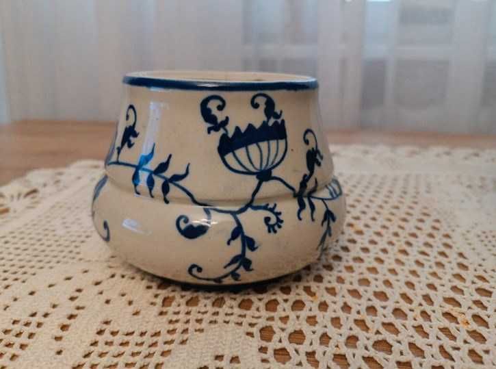 stara cukiernica z motywem roślinnym PRL