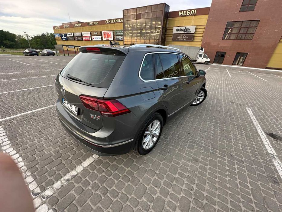 Продам автомобіль Volkswagen Tiguan 2017