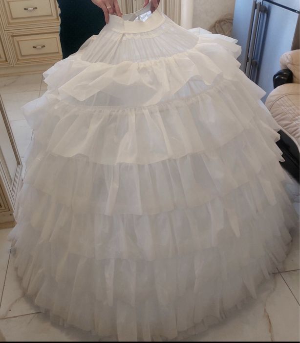 Турецький круг ,пишний, Для весільної сукні чи будь що іншого