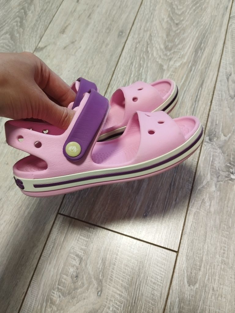 Продам Crocs сандалики