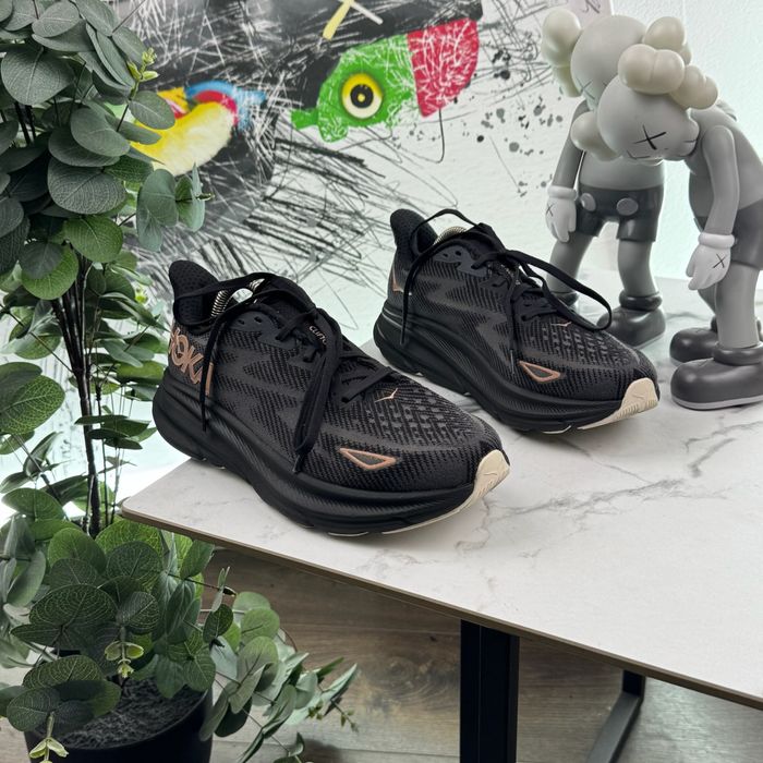 Кросівки Hoka Clifton 9 38.5 розмір Е6337