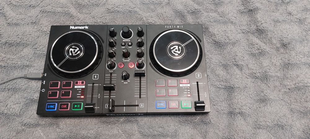 контролер Numark  PARTY MIX II