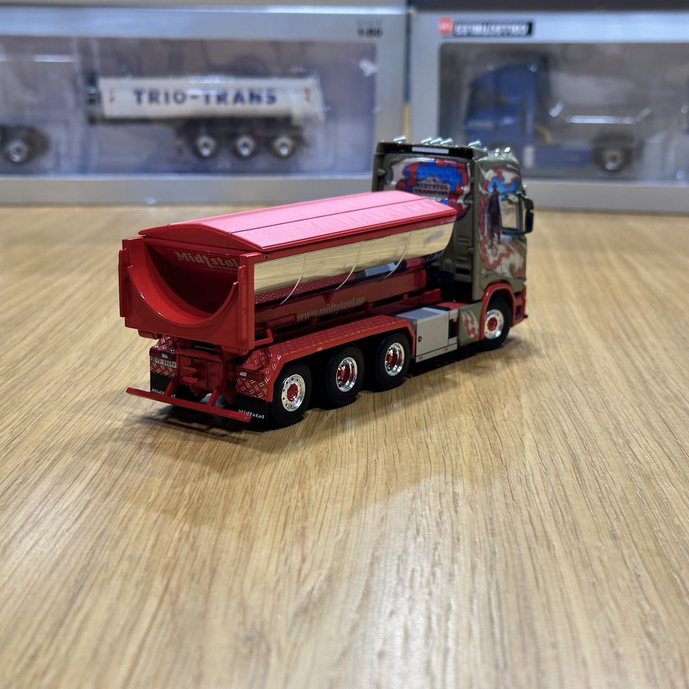 Model 1:50 WSI Scania R Highline 8x4