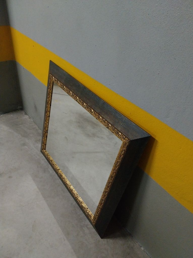 Espelho de parede com moldura
