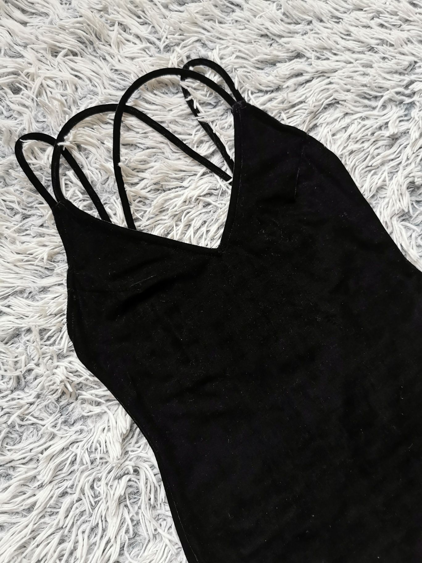 Elegancka sukienka gotycka