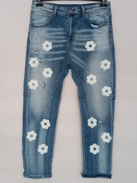 Dżinsy damskie Flowers z przetarciami Nowe bez metki