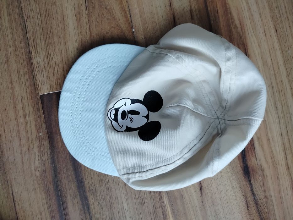 Czapka chłopięca z daszkiem rozmiar 12-18 m