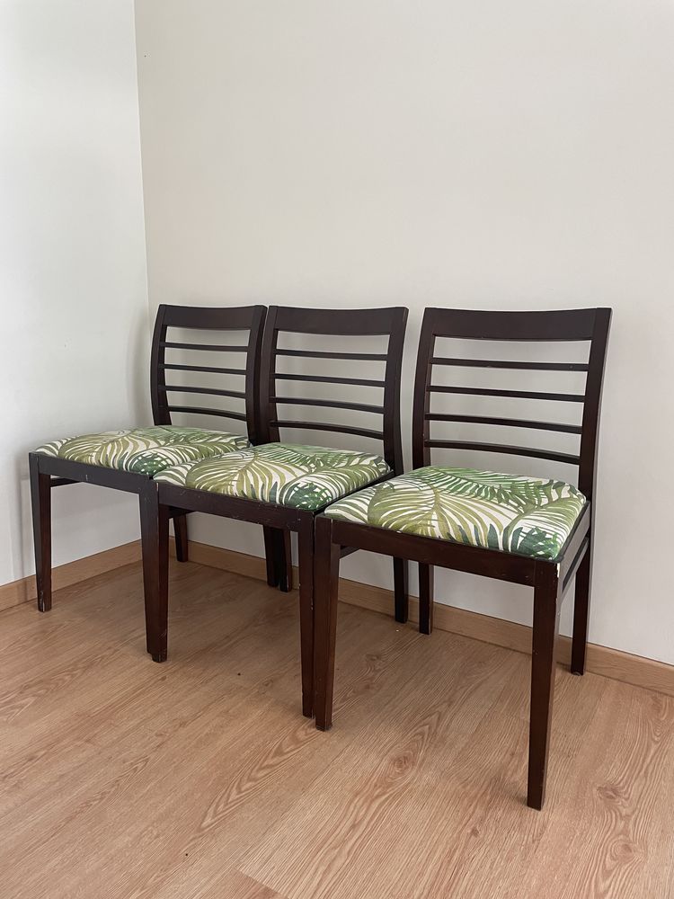 3 cadeiras de sala de jantar