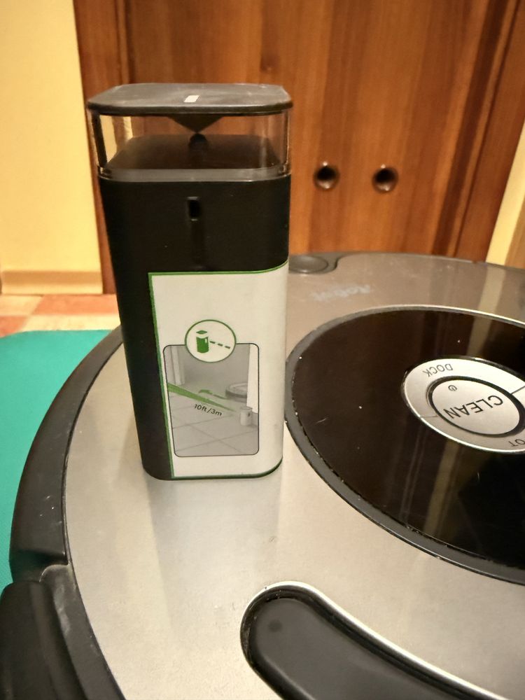 Robot odkurzający iRobot Roomba 677