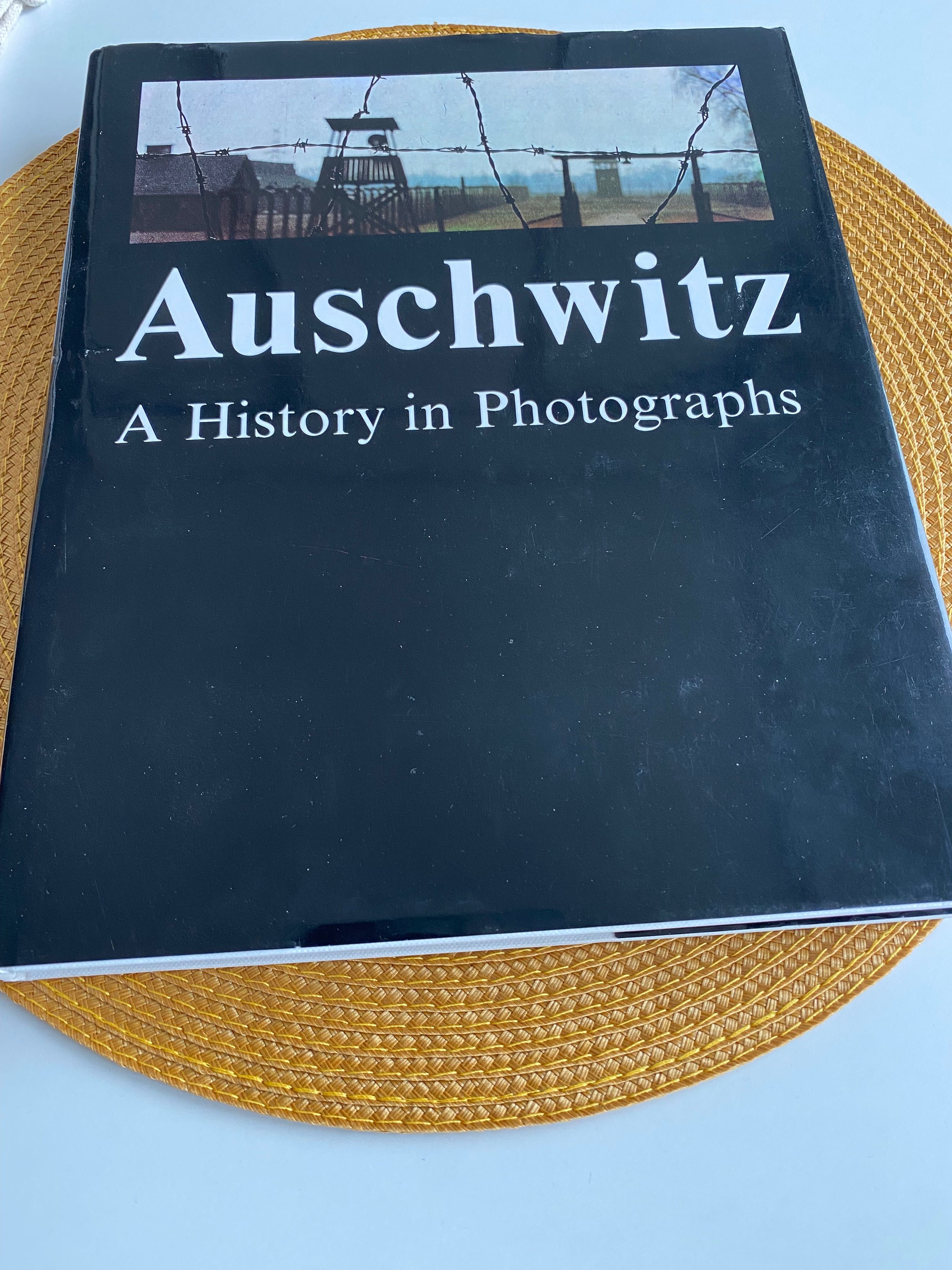 Auschwitz. A History in Photographs