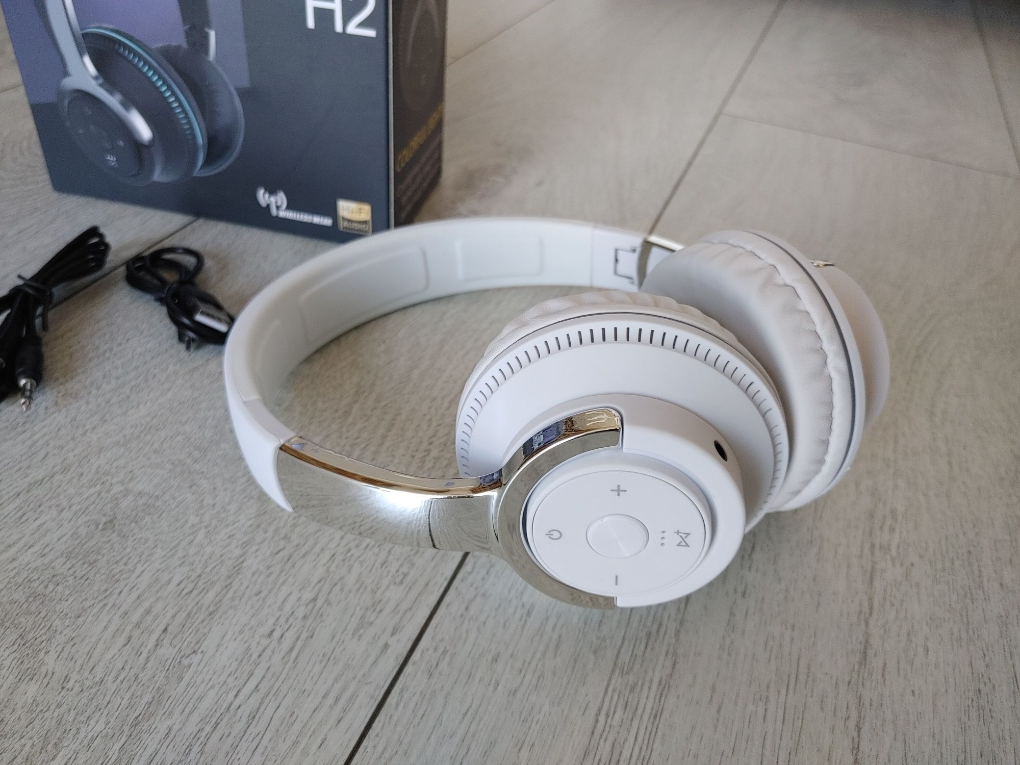 Słuchawki bezprzewodowe H2 Bluetooth mikrofon podświetlenie