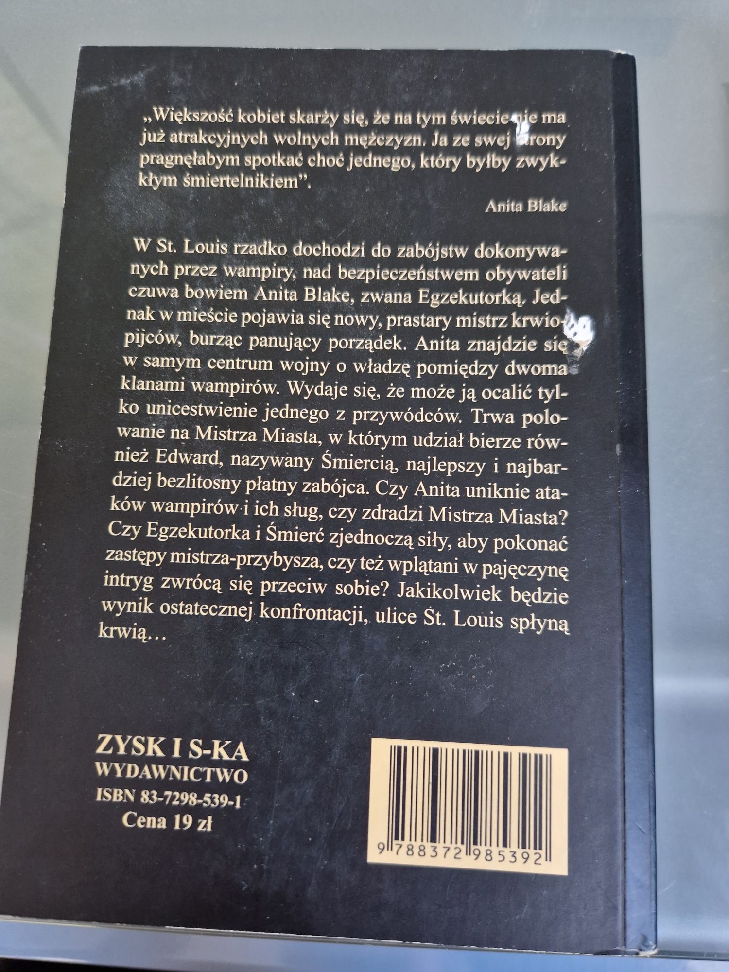 Cyrk potępieńców - Laurell K. Hamilton
