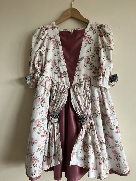 Śliczna sukienka balowa dla dziewczynki 128 bal przebierańców