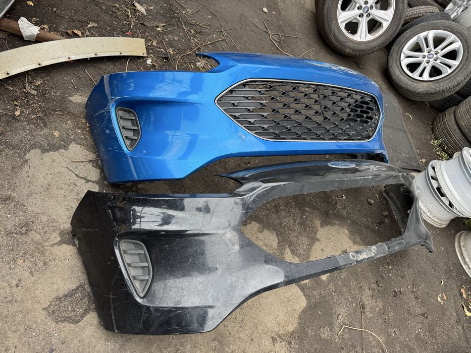 Передній бампер Ford Kuga Escape mk4