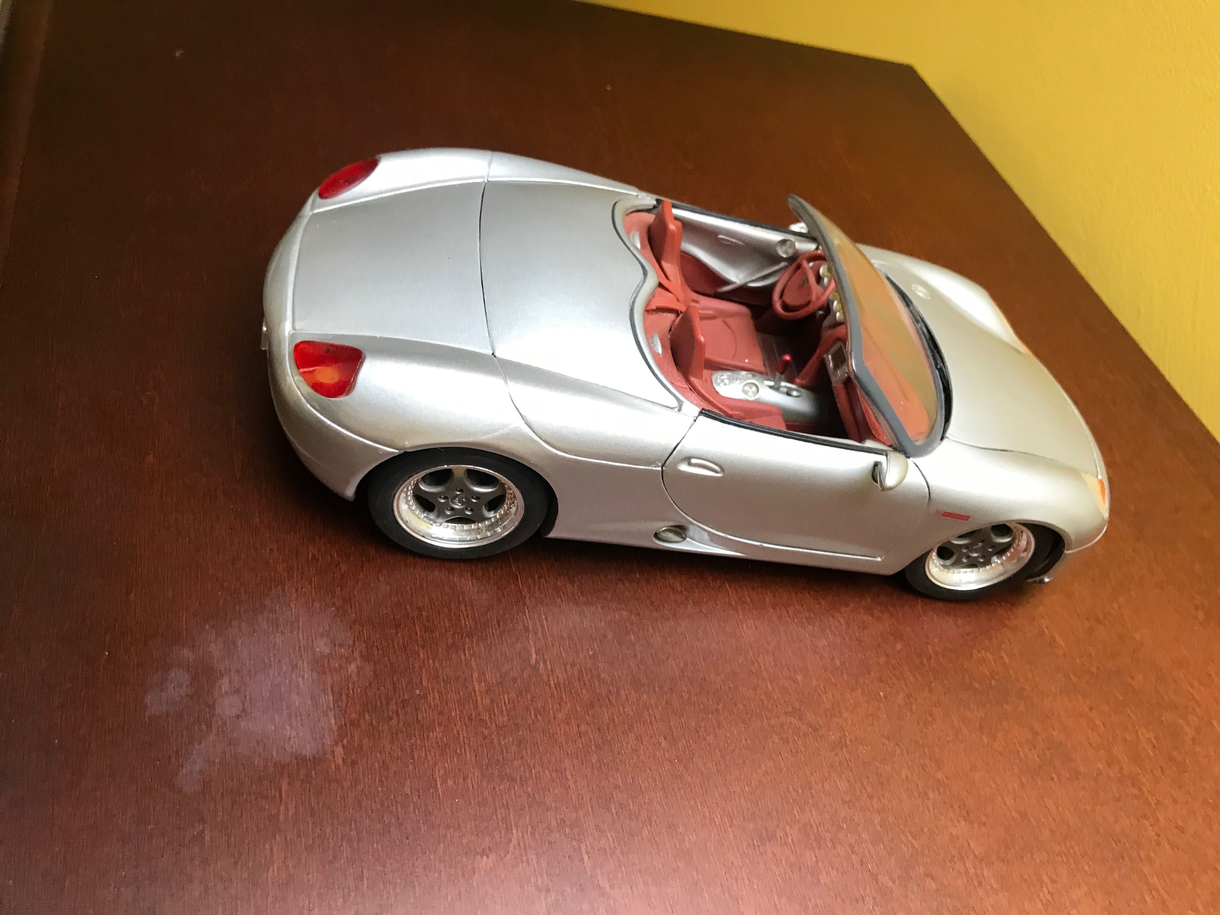 Modele samochodow 1/18 Diecast