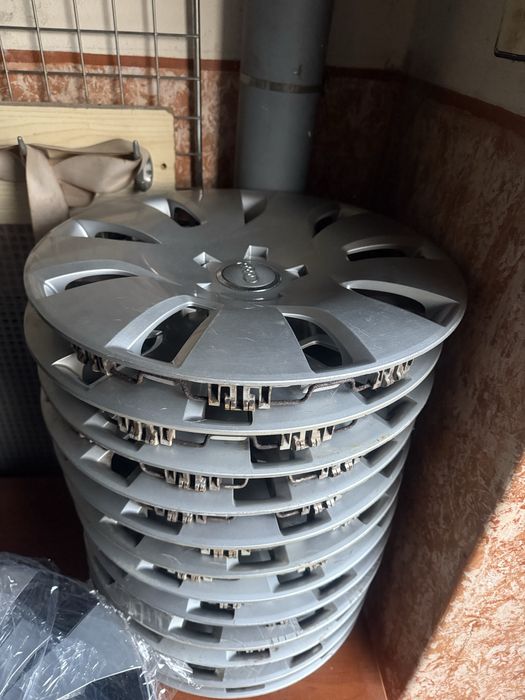 КОВПАКИ AUDI r16 A3 A4 A6 8K0 601 147 4 штуки VW Volkswagen Skoda Seat