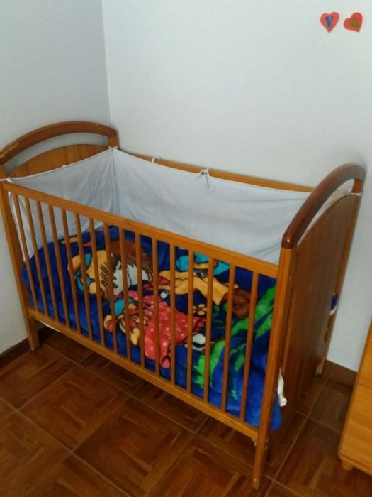 Cama para bebé com colchão