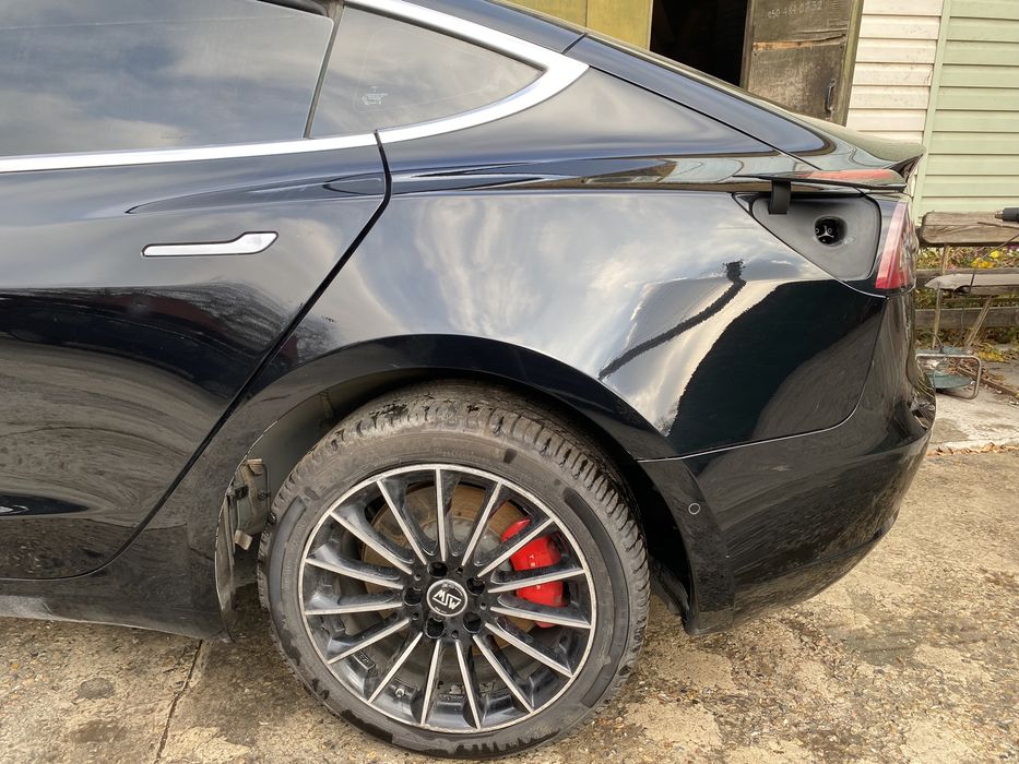 Четверть задняя правая левая Tesla Model 3 Тесла Модел 3 Черная Белая