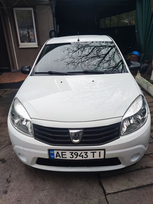 автомобиль дача Сандеро