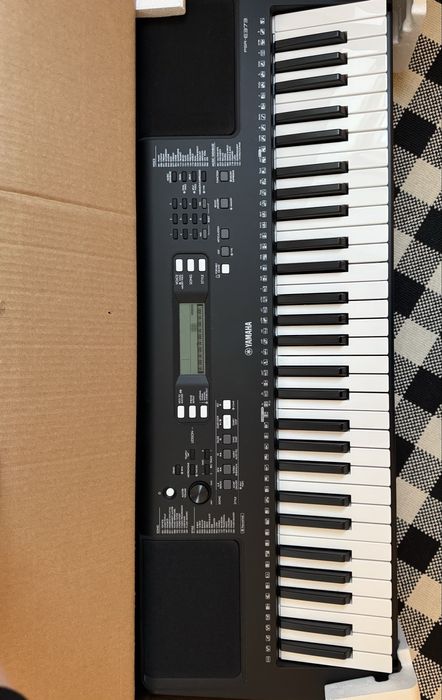 Yamaha PSR E373 Keyboard