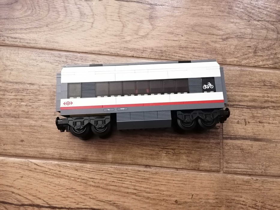 LEGO 60051 City - Pociąg Osobowy wagon środkowy