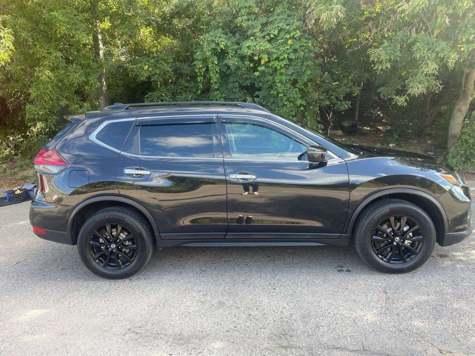 Продам Nissan Rogue 2017