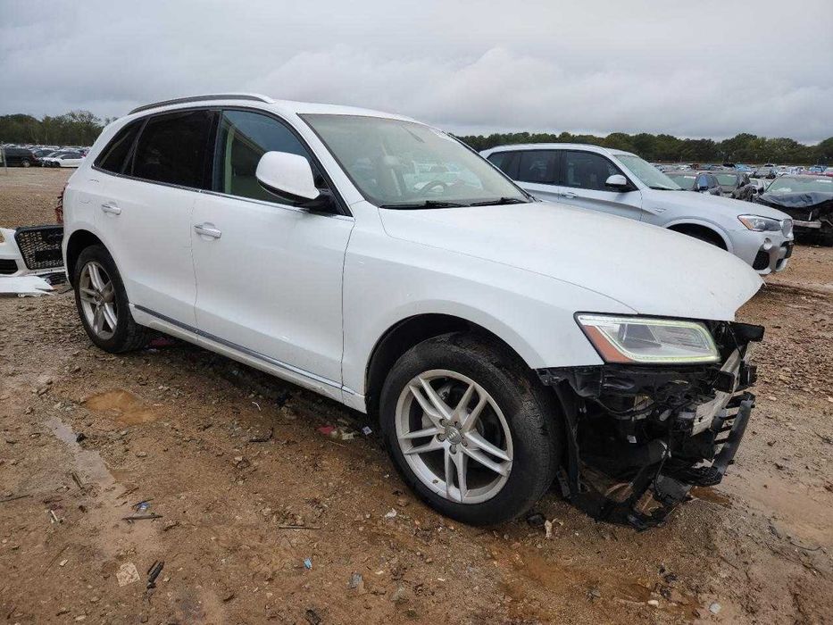 ауді  Q5 2015 авто в дорозі