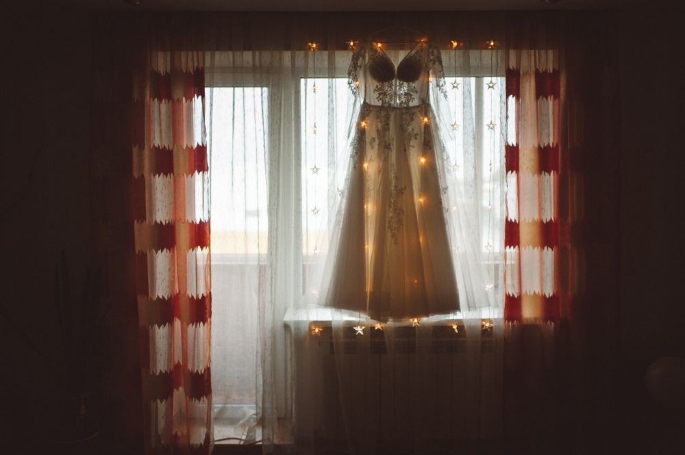 Весільна сукня .