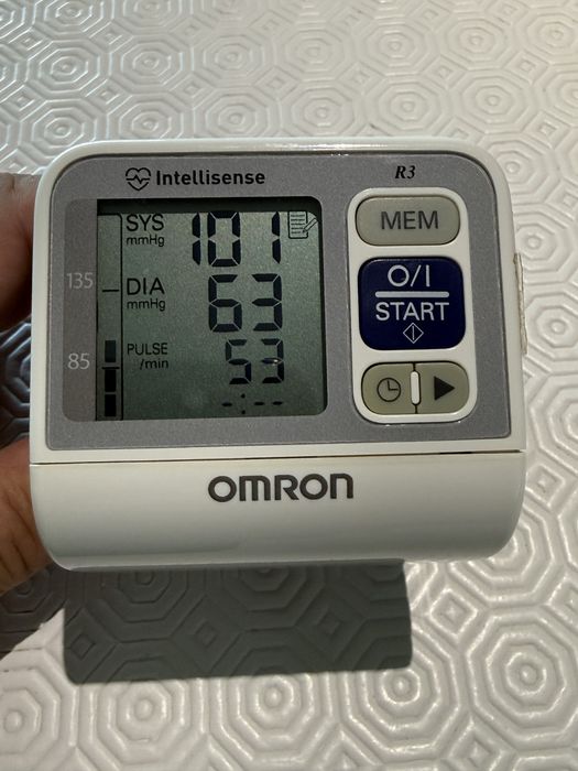 OMORON RS3 aparelho tensão