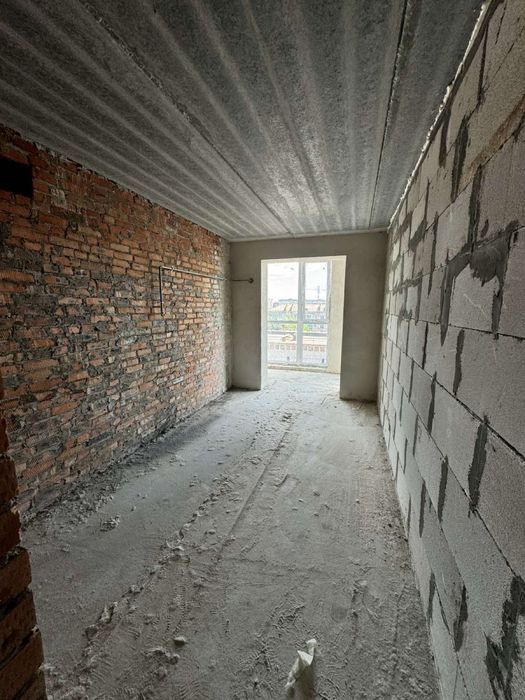 Світла однокімнатна квартира ЖК Статус