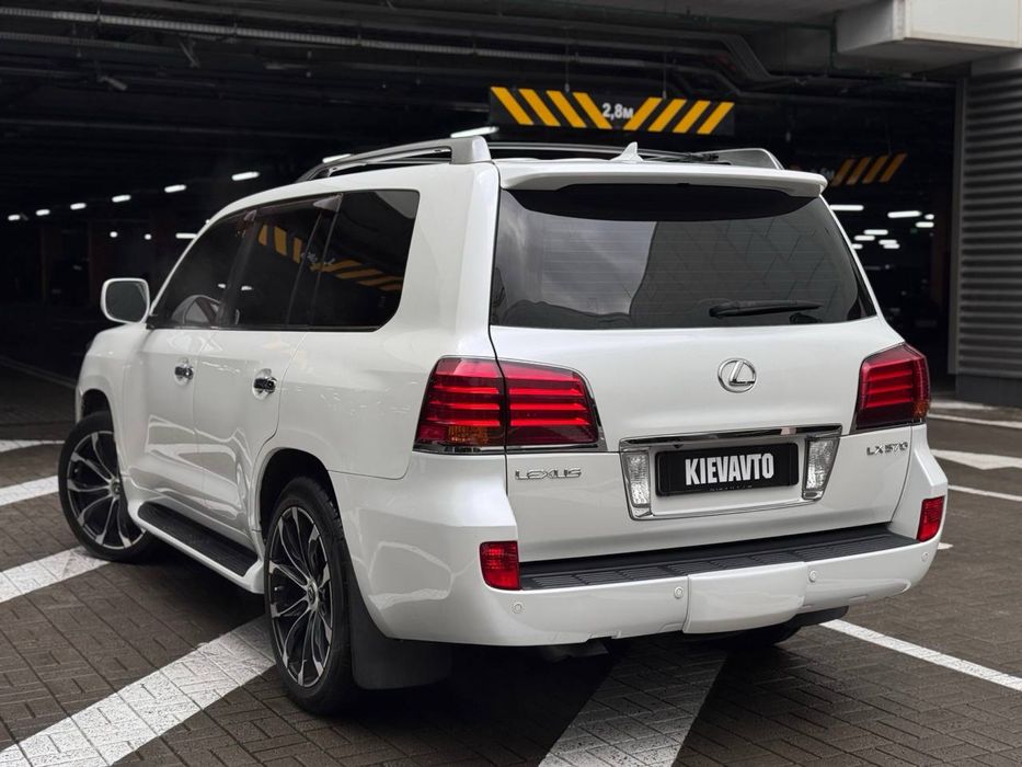 Lexus LX 570, 2008 рік, 5.7 газ/бензин, 268 тис. км., Повний привід