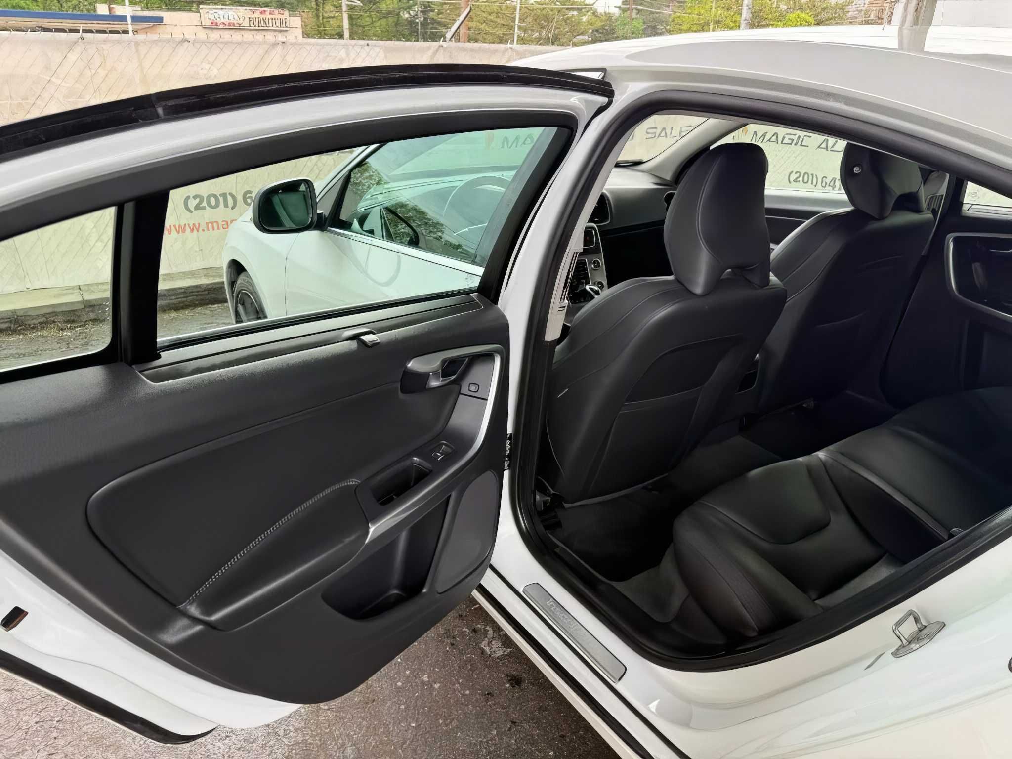 2017 Volvo S60 T5 Inscription Platinum