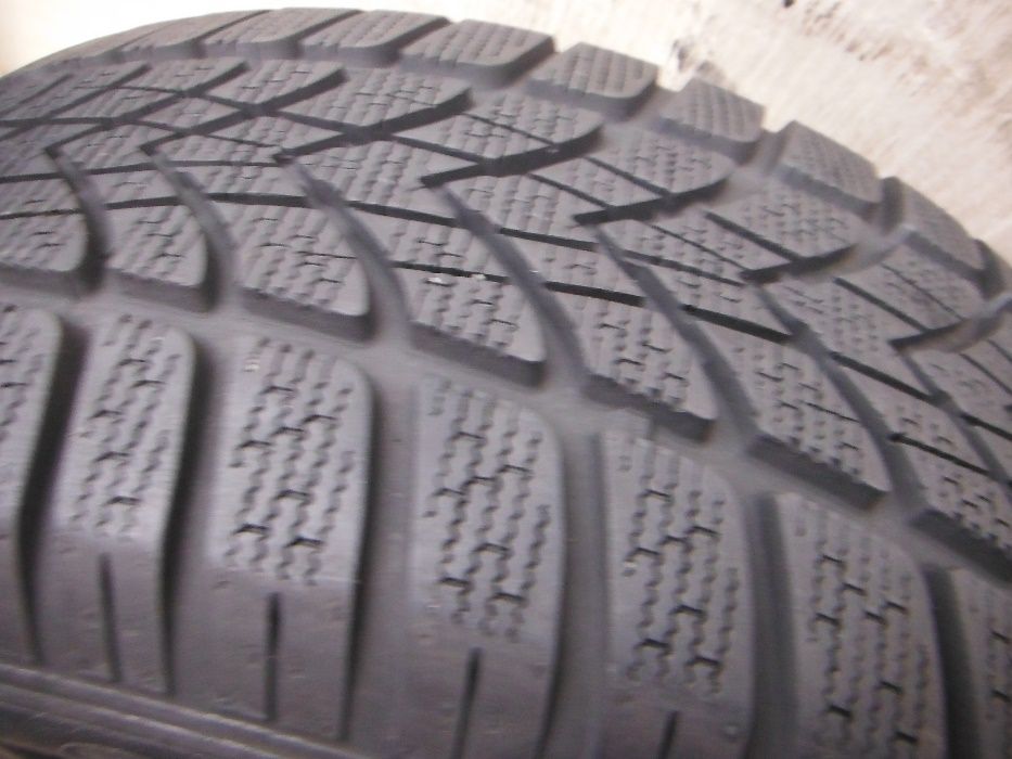 Opona Zimowa 215/60/16 Dunlop 7mm