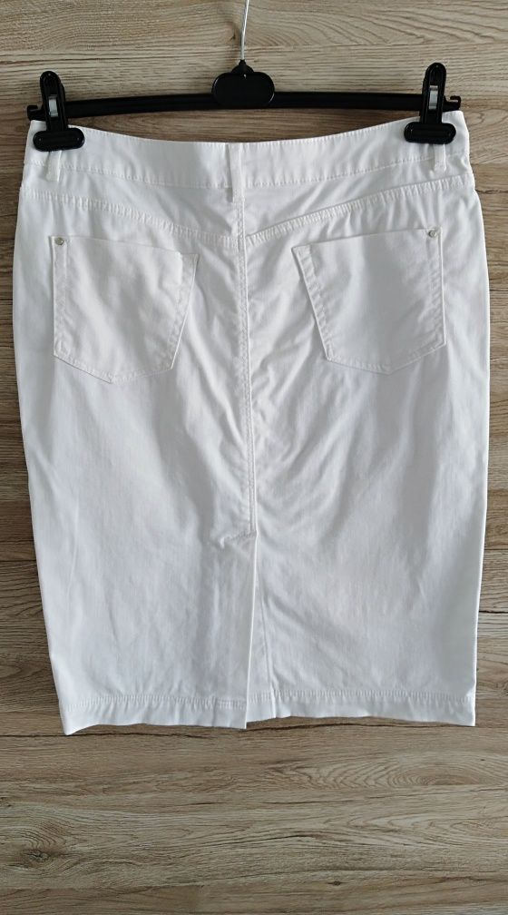Biała ołówkowa spódnica letnia na lato rozmiar 38 M