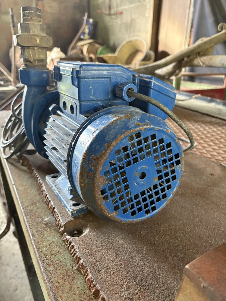 Motor de rega/puxador de água