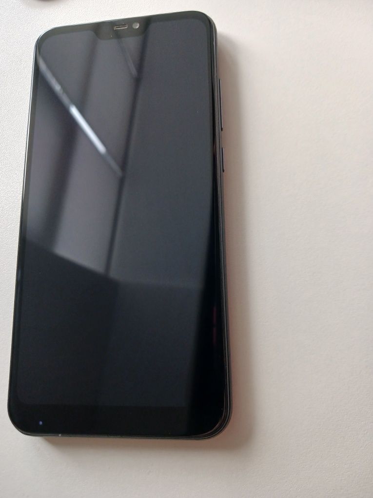 Телефон Xiaomi Mi A2 Lite 3/32GB