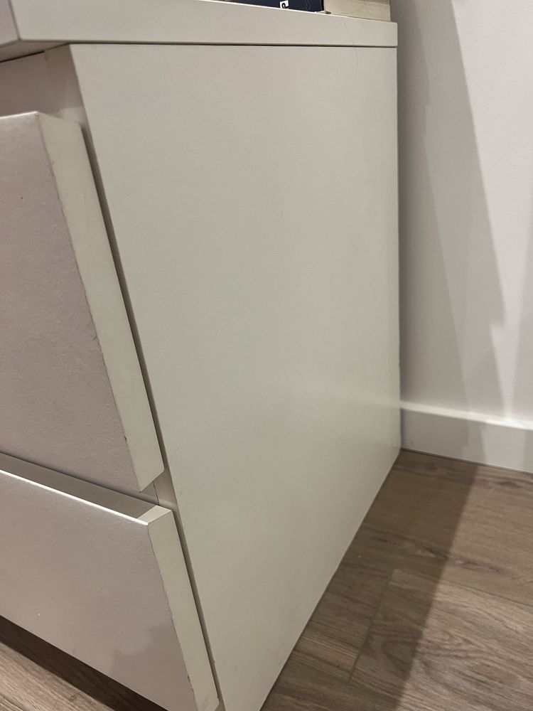 Mesas de cabeceira MALM Ikea